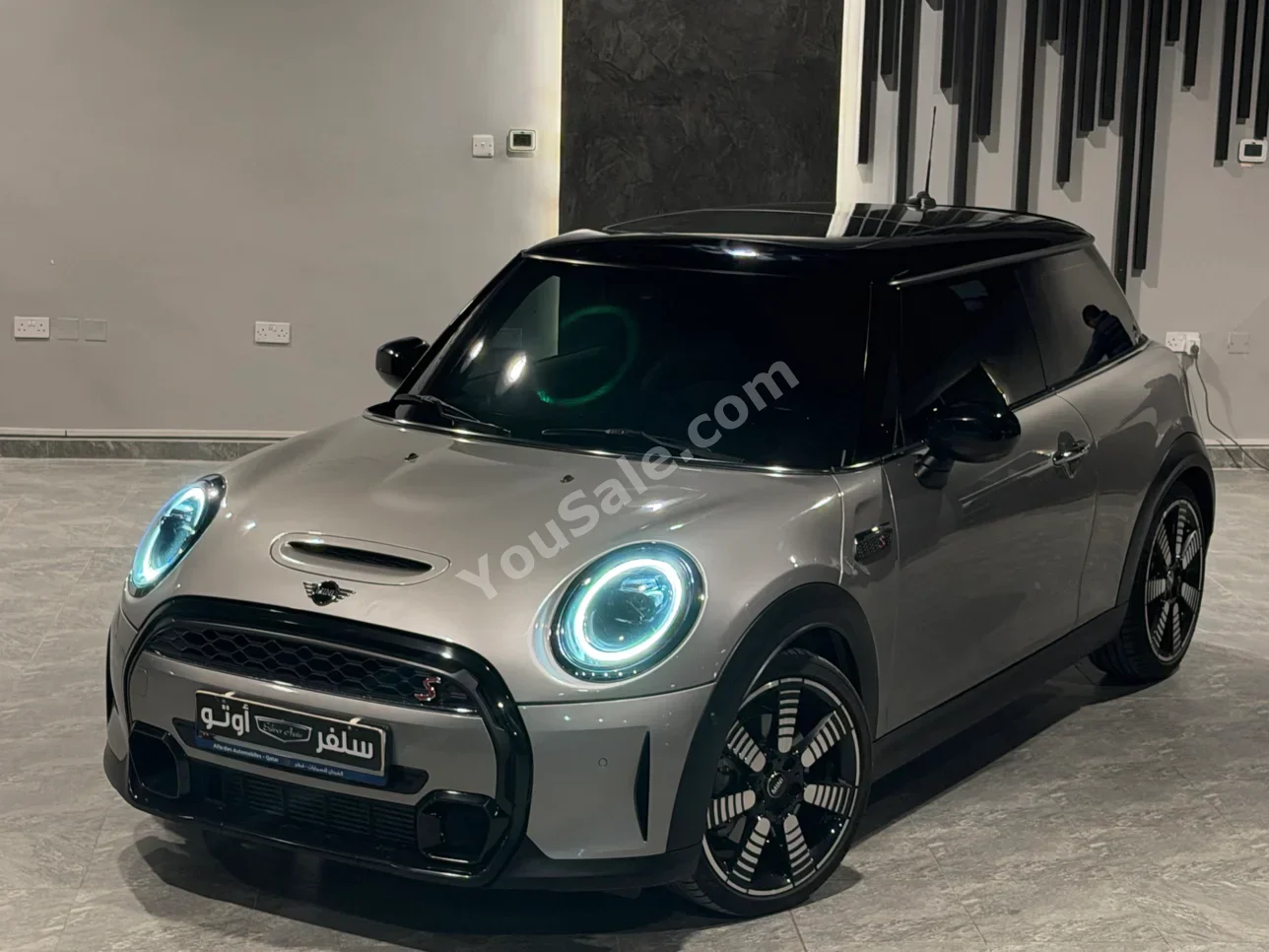 Mini Cooper S 2024 Automatic 76,000 Km 4 Cylinder RWD Hatchback Gray With Warranty