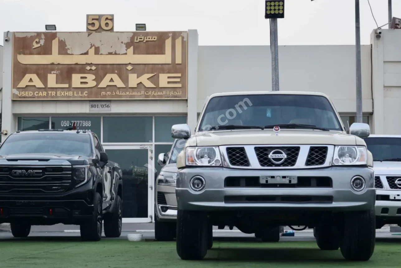 Nissan Patrol Safari 2016 Manual 200,000 Km 6 Cylinder 4WD SUV Beige