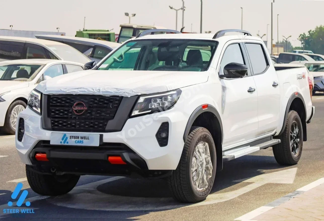 Nissan Navara 2026 Automatic 0 Km 4 Cylinder 4WD Pick Up White