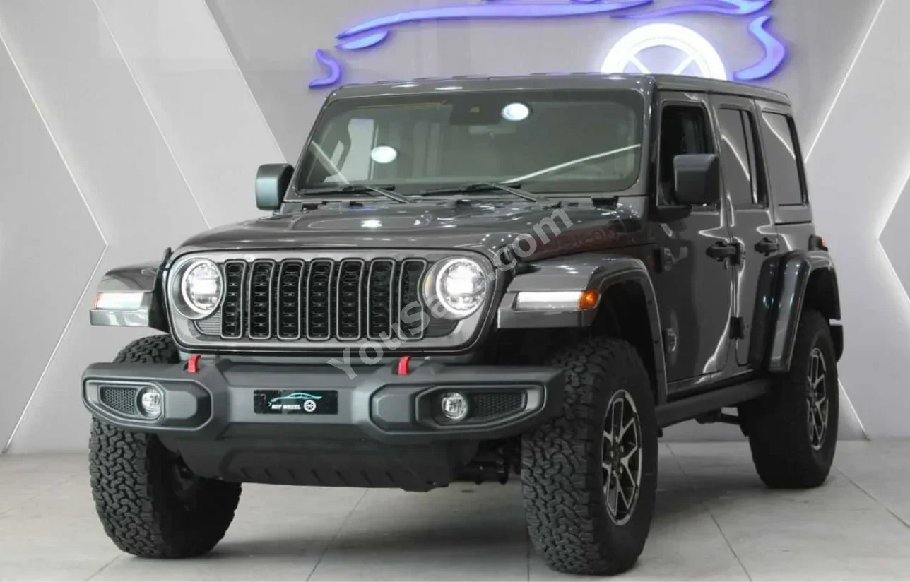 Jeep Wrangler Rubicon 2024 Automatic 6,000 Km 6 Cylinder 4WD SUV Gray&Silver